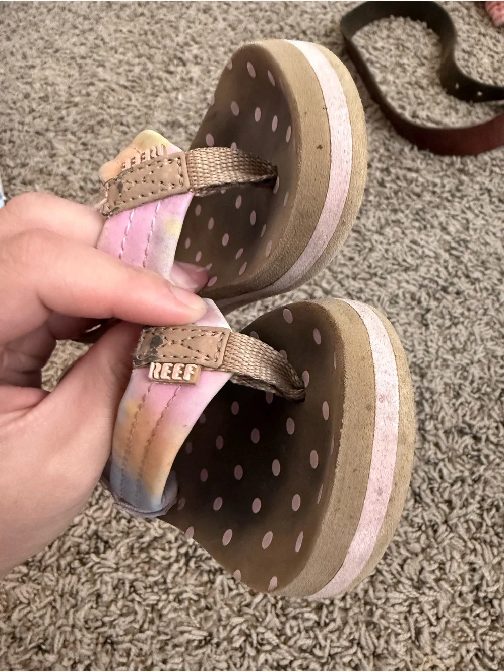 Reef Kids Pastel Rainbow Polka Dot Flip Flops - Pink/Brown